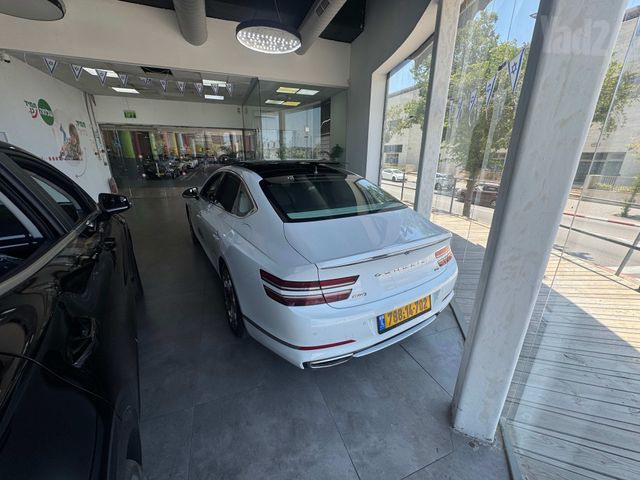 מודעת רכב ג'נסיס G80 1