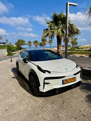 זיקר X