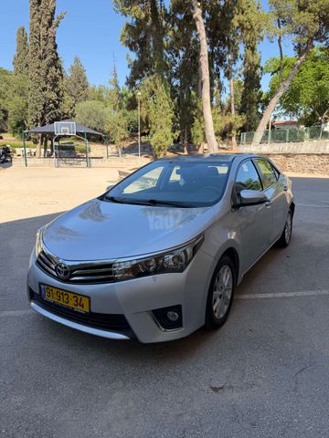 טויוטה קורולה
