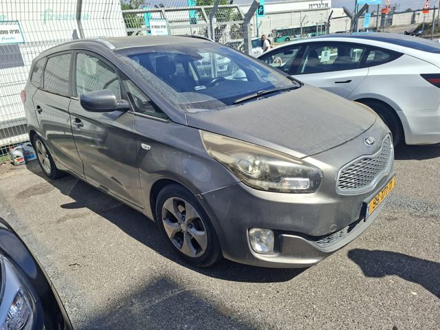 מודעת רכב קיה קארנס