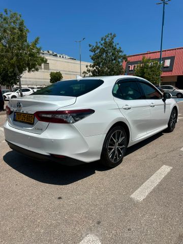 טויוטה קאמרי