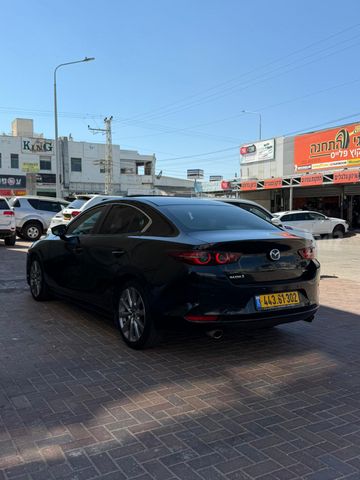 מאזדה 3