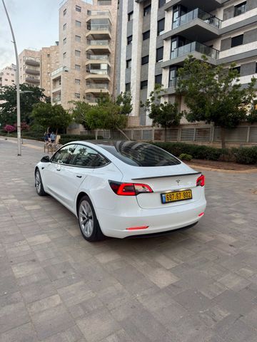 טסלה מודל 3