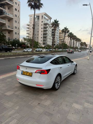 טסלה מודל 3