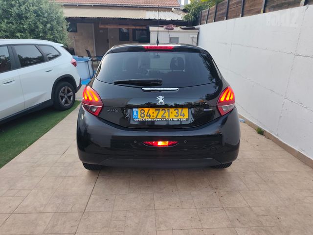 פיג'ו 208