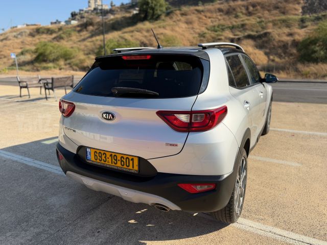 קיה סטוניק