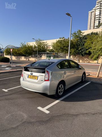 טויוטה פריוס