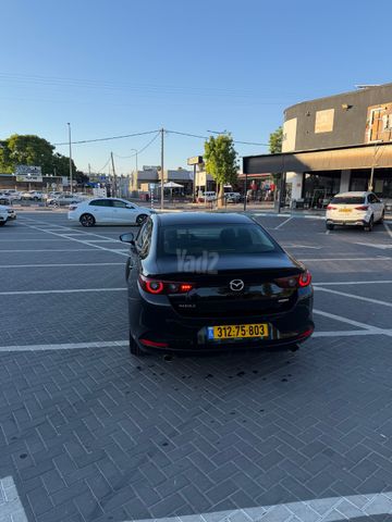 מאזדה 3