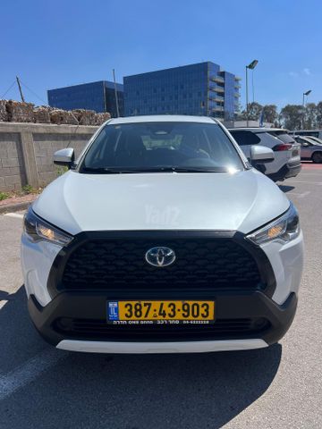 מודעת רכב טויוטה קורולה קרוס