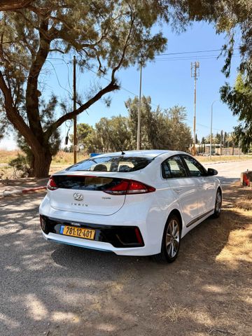 יונדאי איוניק