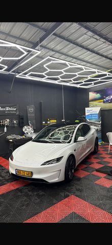 מודעת רכב טסלה מודל 3