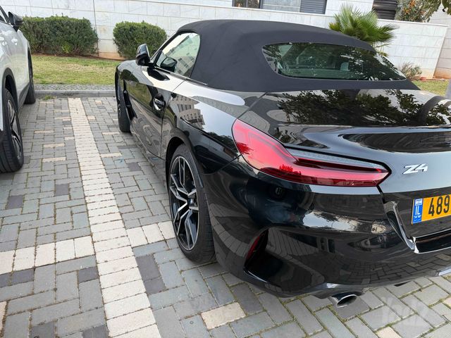 ב מ וו Z4