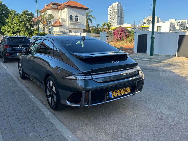 יונדאי איוניק 6