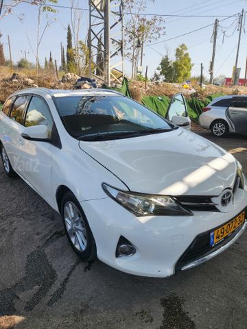 מודעת רכב טויוטה אוריס