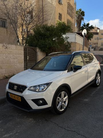 סיאט ארונה