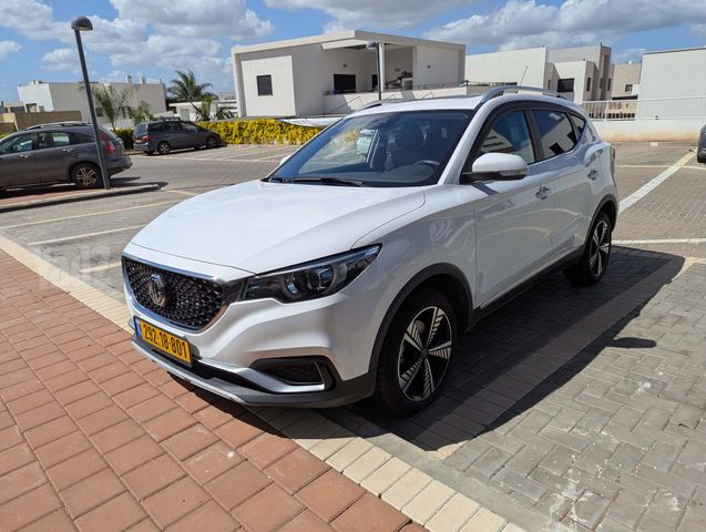 אם ג'י ZS