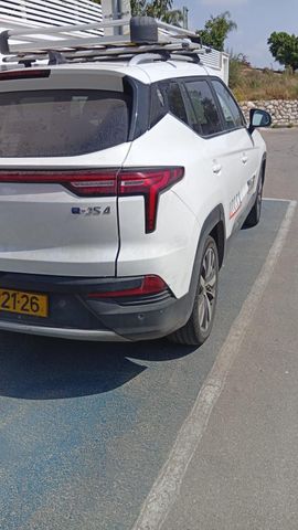 מודעת רכב ג׳יי.איי.סי 30