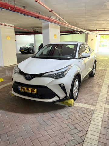 מודעת רכב טויוטה C-HR