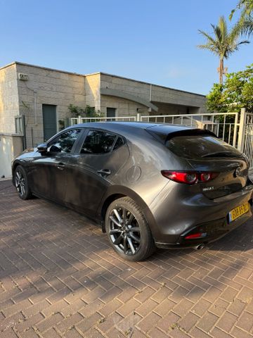 מודעת רכב מאזדה 3