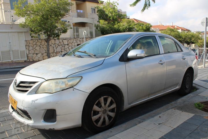 מודעת רכב טויוטה קורולה