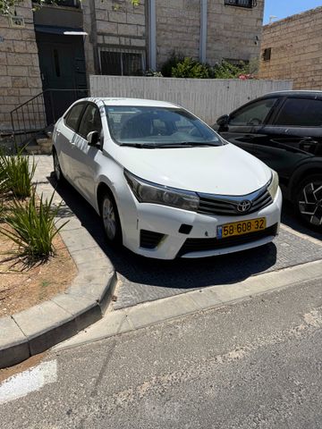 טויוטה קורולה