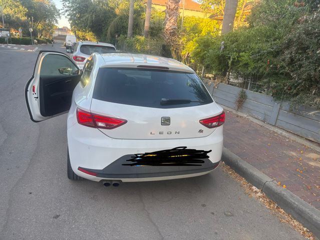סיאט לאון