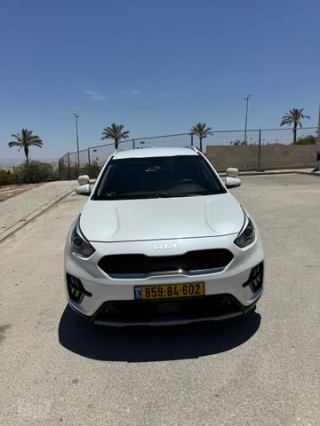 קיה נירו