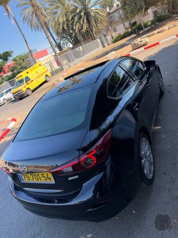 מאזדה 3