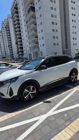 פיג'ו 3008