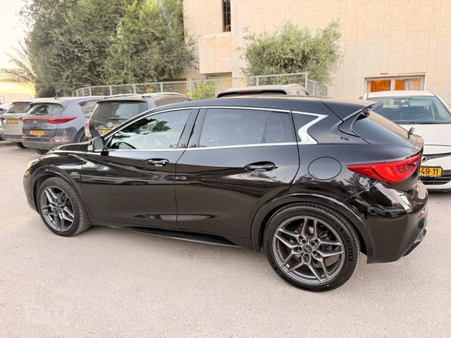 אינפיניטי Q30