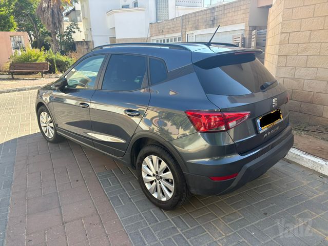 סיאט ארונה