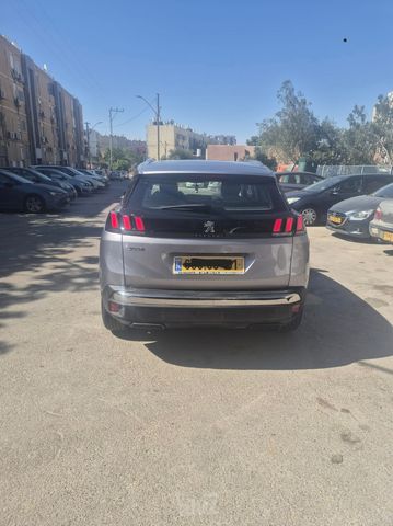 פיג'ו 3008