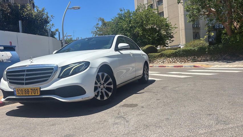 מודעת רכב מרצדס-בנץ E-class