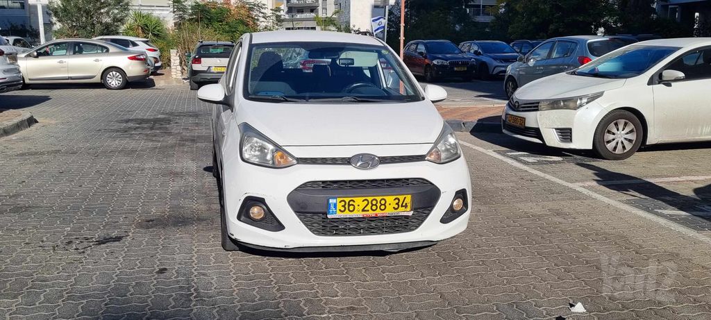 יונדאי i10