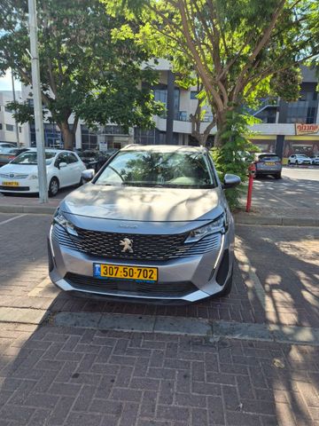 פיג'ו 3008