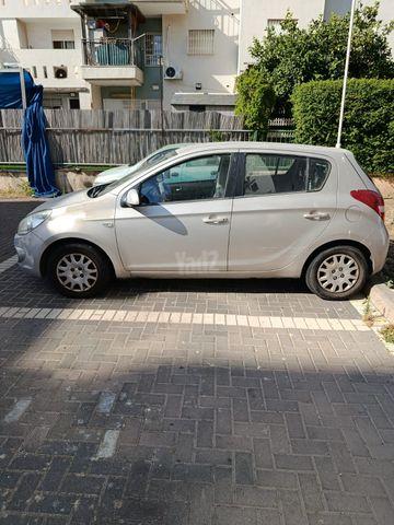מודעת רכב יונדאי i20