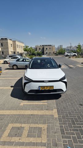 מודעת רכב ג׳ילי Geometry C