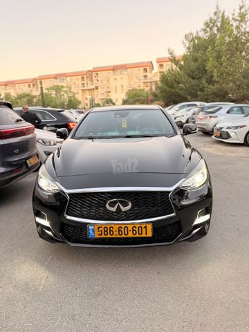 אינפיניטי Q30