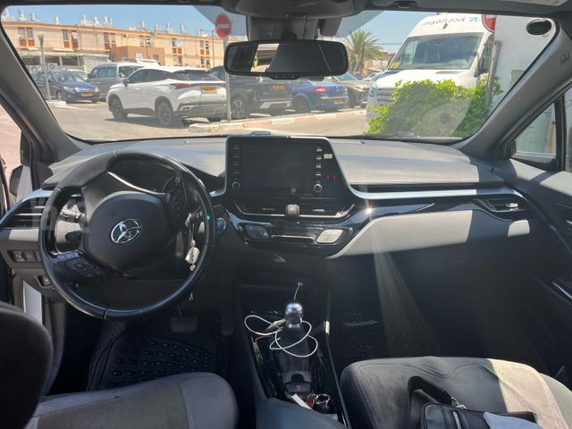 טויוטה C-HR