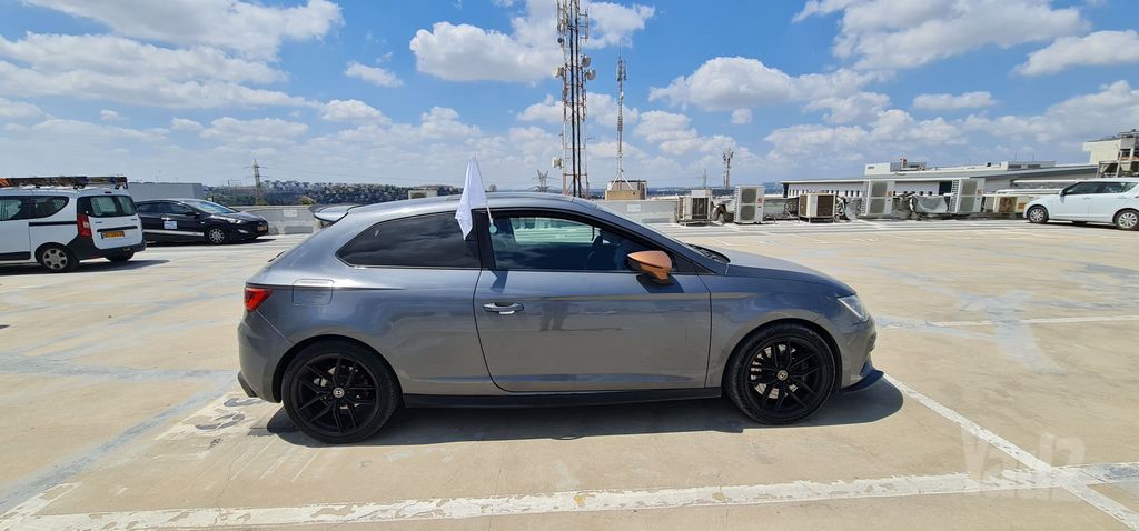 סיאט לאון