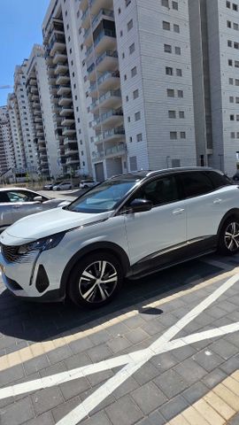 פיג'ו 3008
