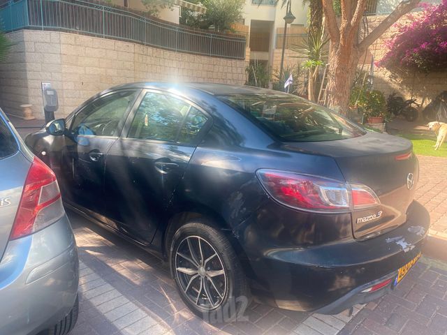 מודעת רכב מאזדה 3