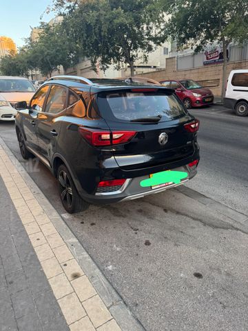 מודעת רכב אם ג'י ZS