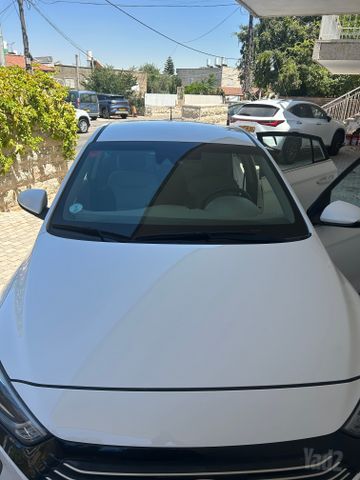 יונדאי איוניק