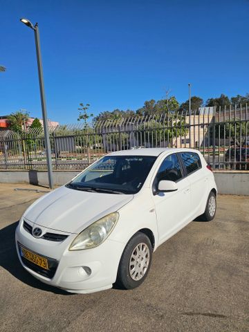יונדאי i20
