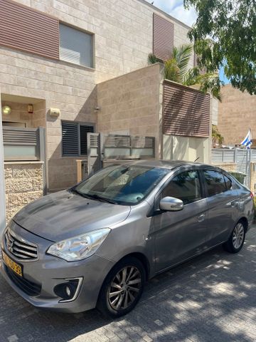 מיצובישי אטראז'