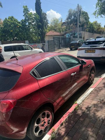 אלפא רומיאו ג'ולייטה