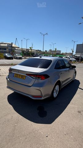 טויוטה קורולה