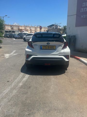 טויוטה C-HR