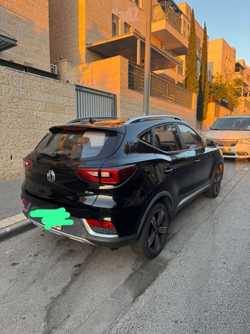 אם ג'י ZS